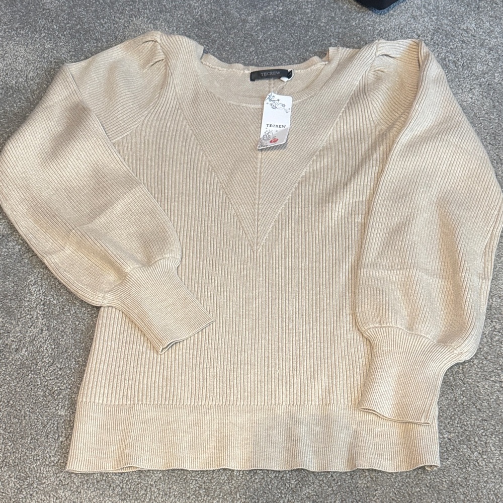 Tecrew Women's Tan V-Neck Sweater